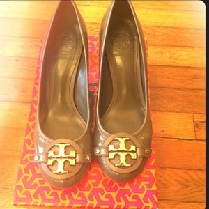 Tory Burch pump